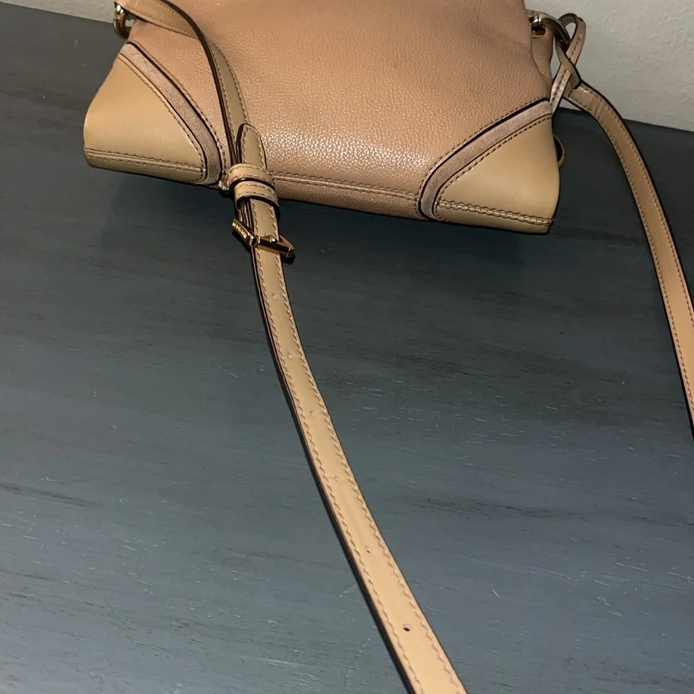 Michael Kors Nicole Triple Compartment Crossbody Bag, Beige Leather Gold Har EUC